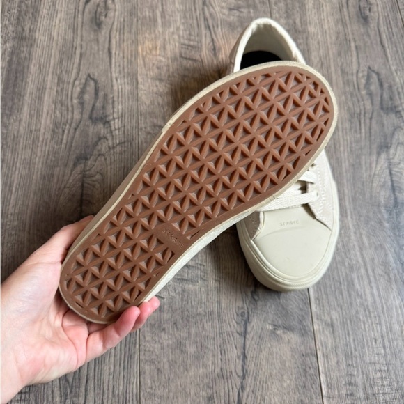 Straye Stanley Sneakers in Cream- Size 6.5 Women’s - Picture 8 of 11